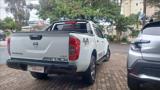 NISSAN FRONTIER 2.3 16V TURBO DIESEL ATTACK CD 4X4 AUTOMÁTICO